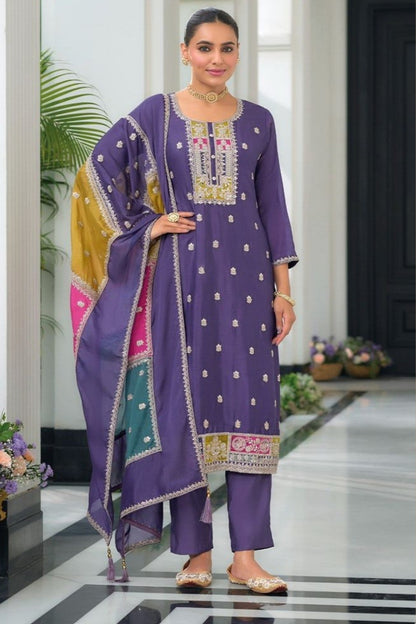 Arshia Embroidered Kurti Set