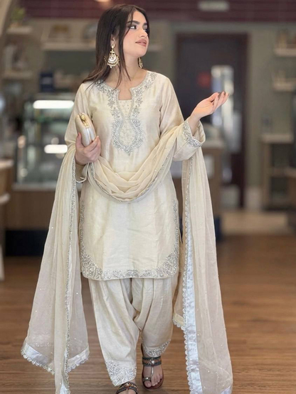 Avani Palazzo Suit