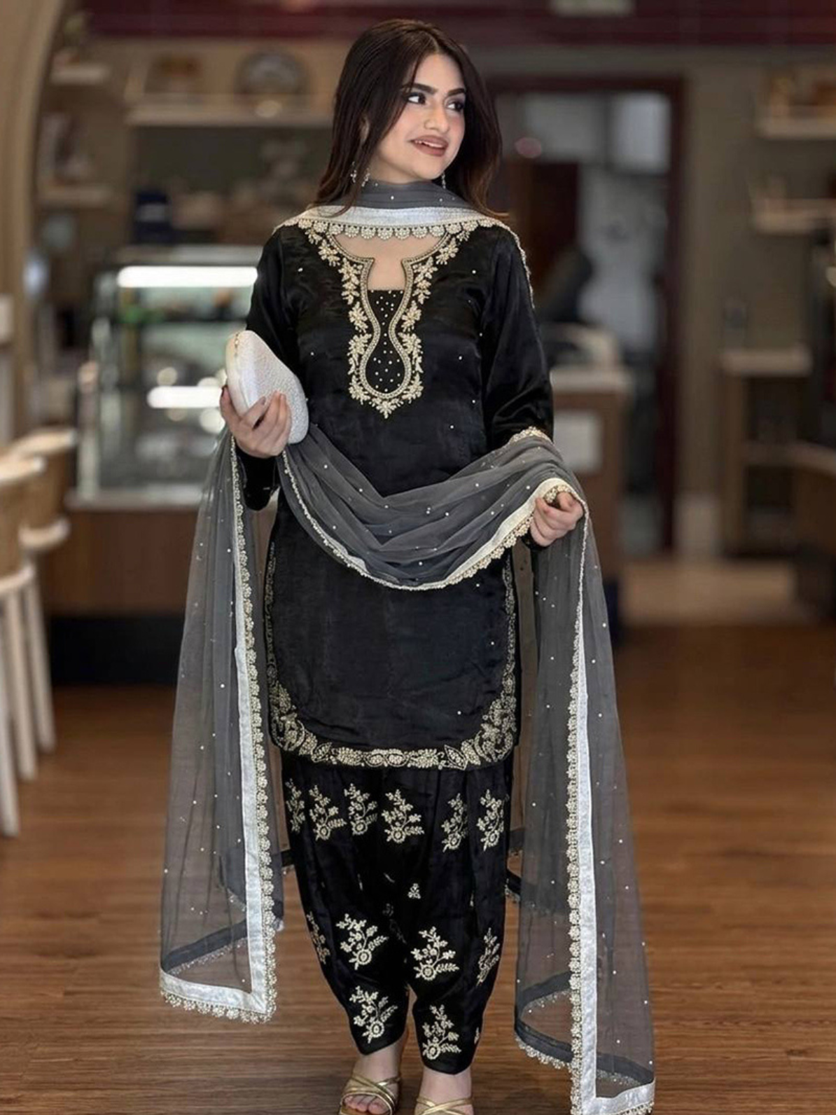 Avani Palazzo Suit