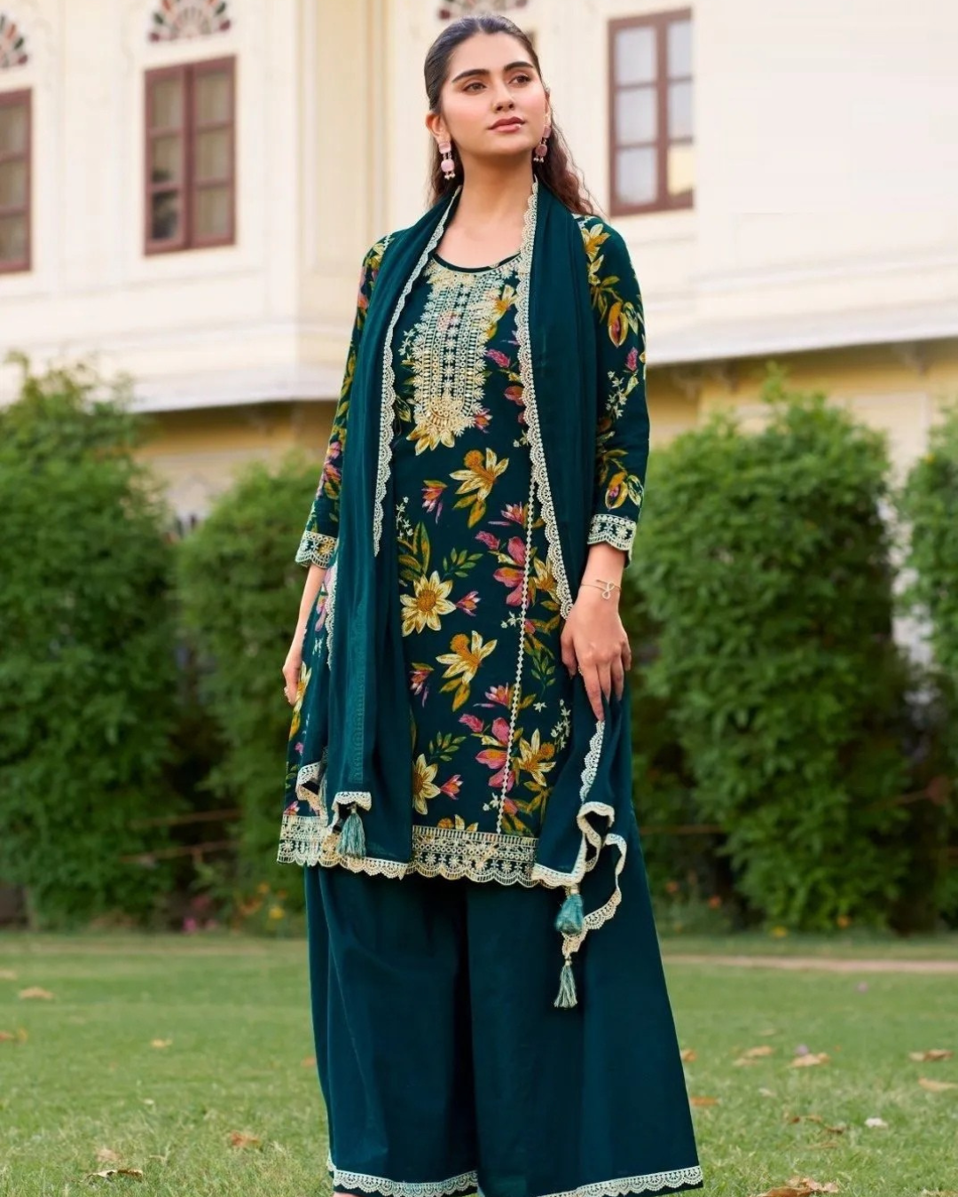 Inaaya Palazzo Suit