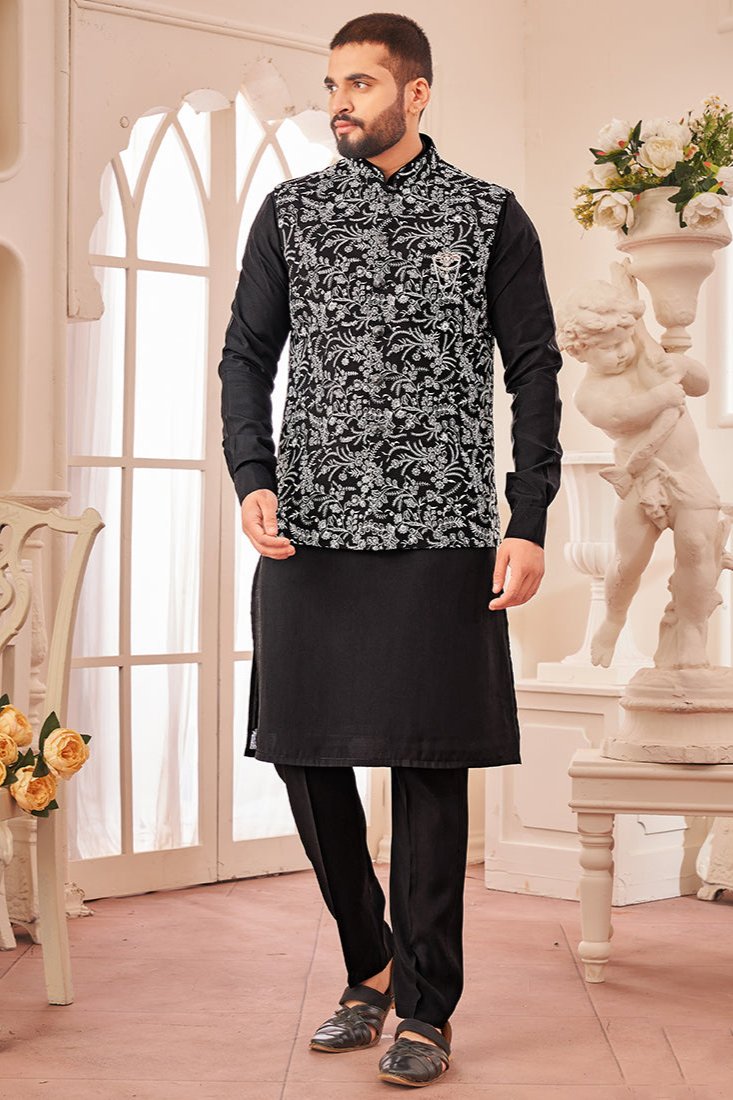 Kavir Kurta Pajama With Jacket