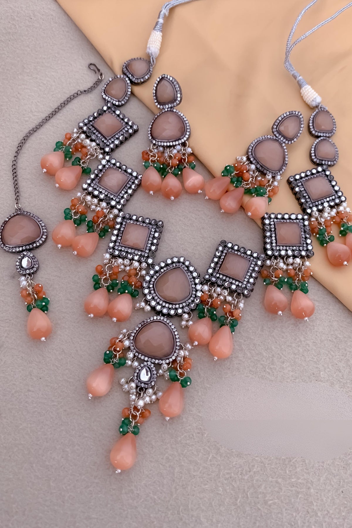 Pratima Jewellery Set - Peach